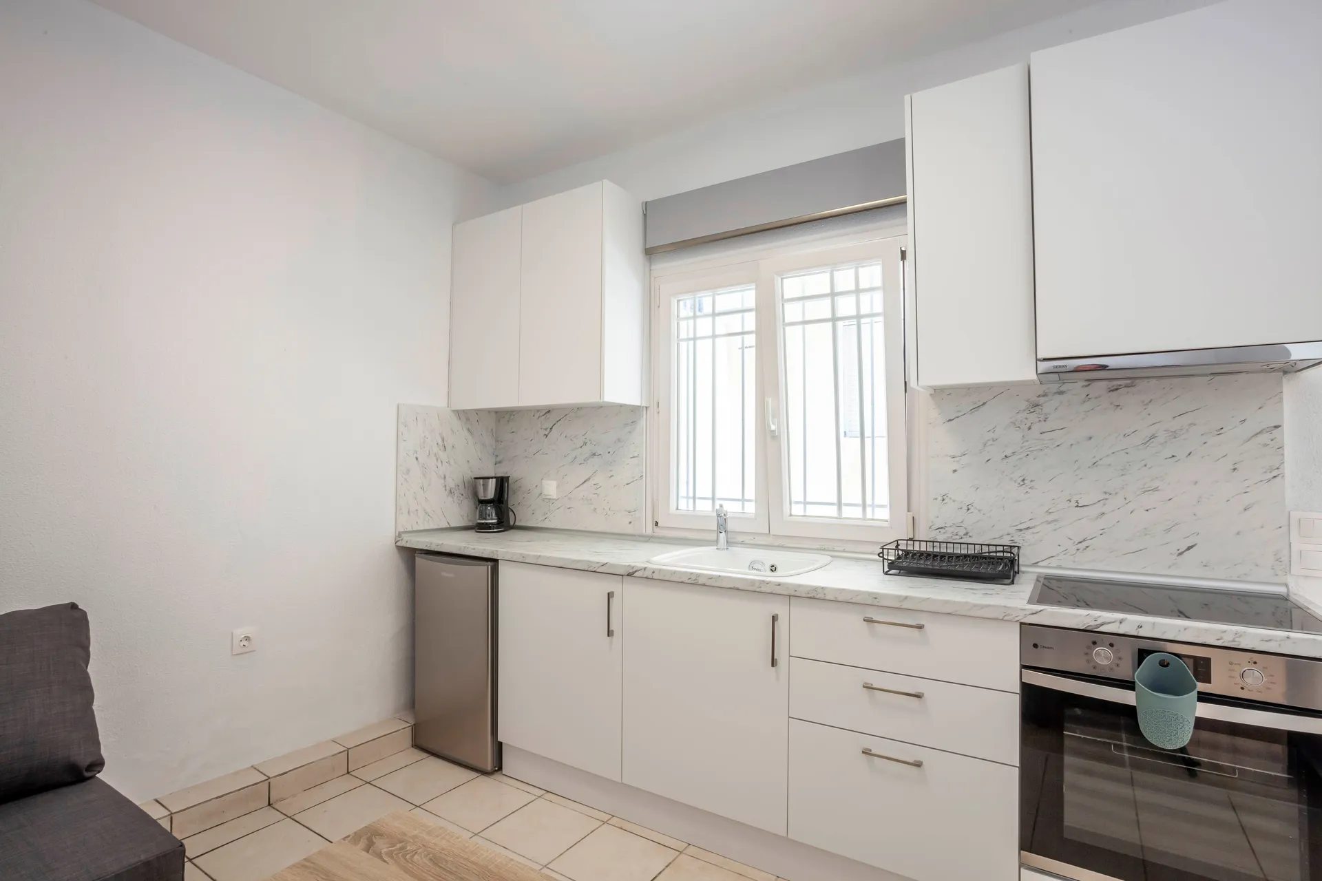 Tiara Holidays - Aris Luxury - 1 bedroom apartment - kitchen